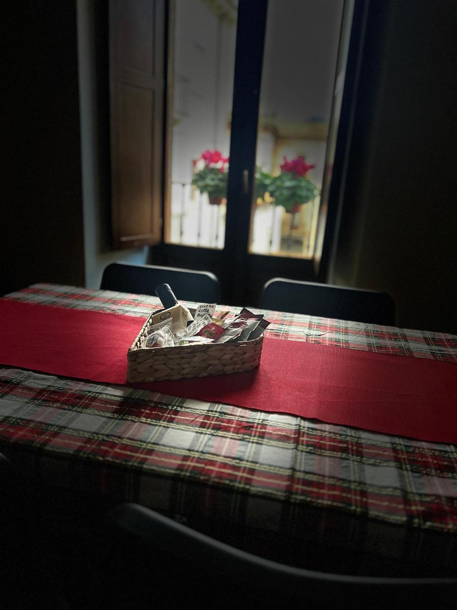 Regina D'Aragona Casa Vacanze سولمونا المظهر الخارجي الصورة