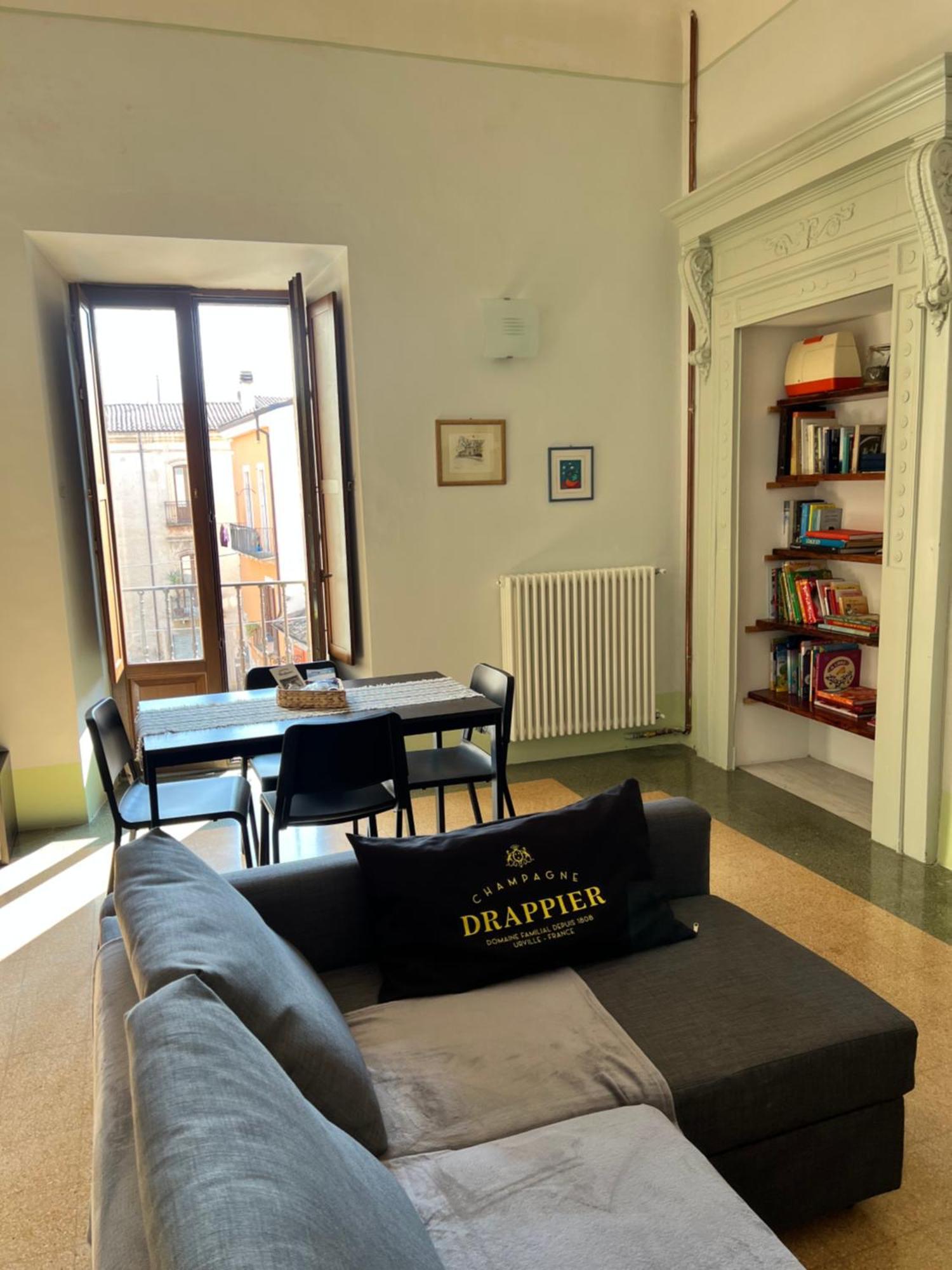 Regina D'Aragona Casa Vacanze سولمونا المظهر الخارجي الصورة