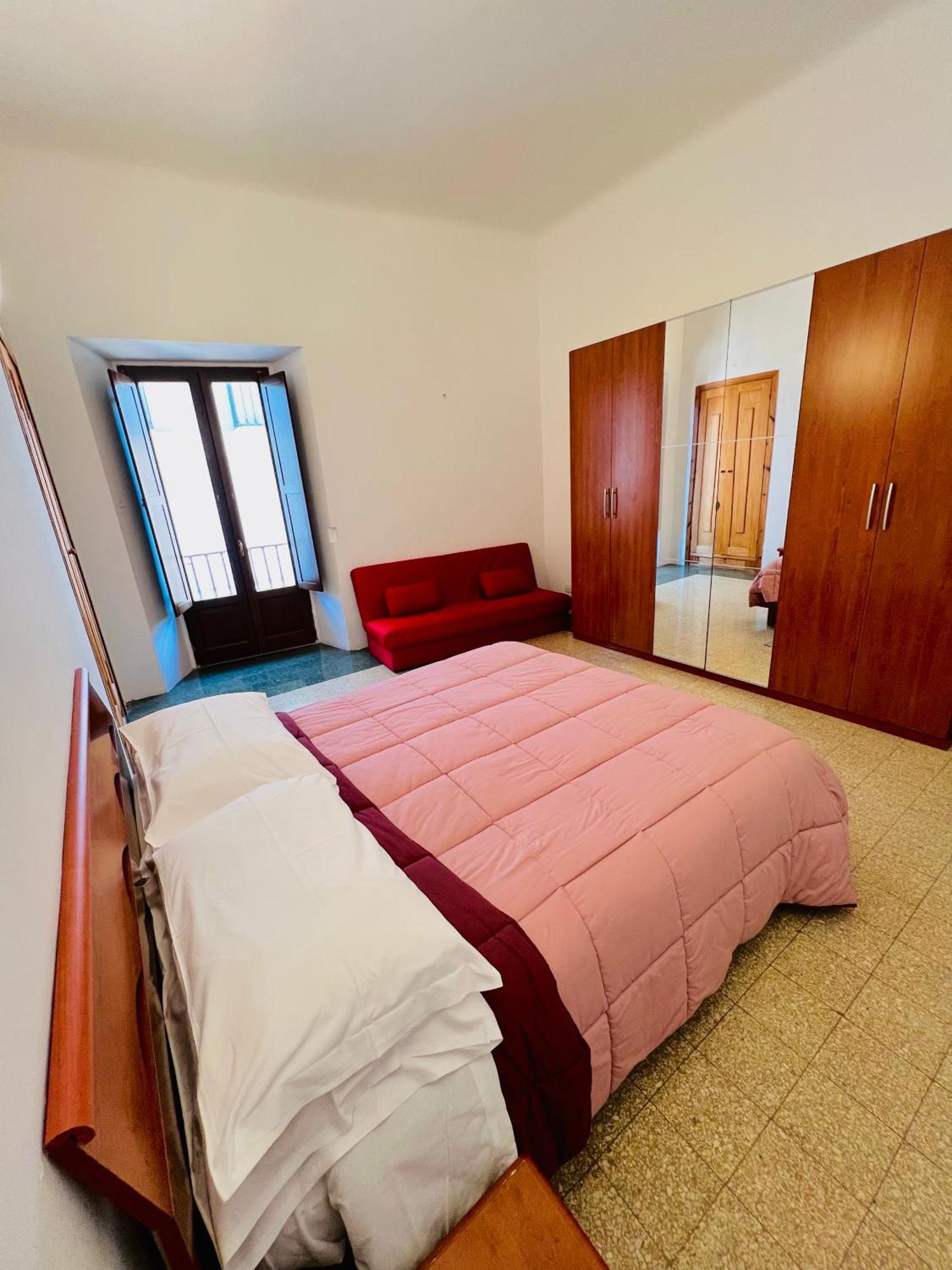 Regina D'Aragona Casa Vacanze سولمونا المظهر الخارجي الصورة